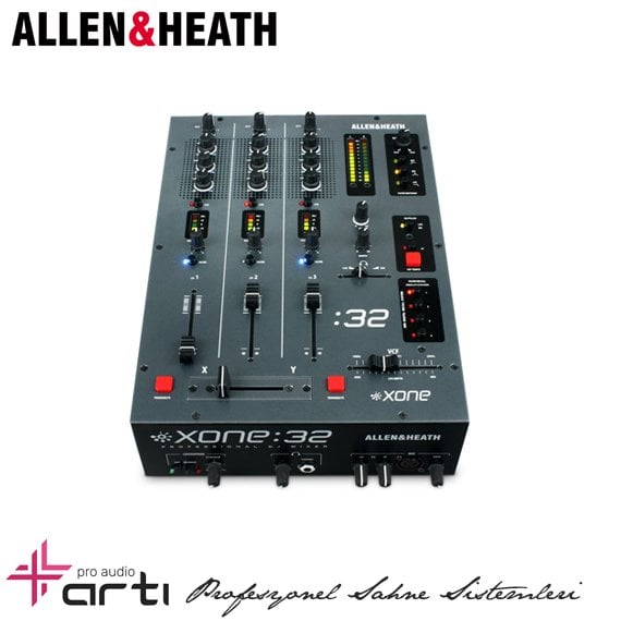 XONE32 DJ Mixer