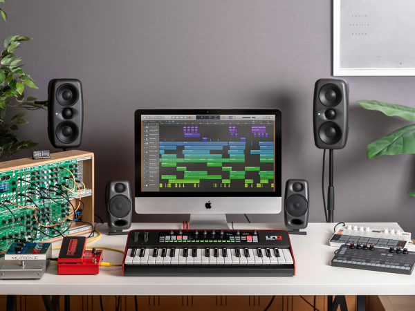 UNO Synth Pro Analog Synthesizer