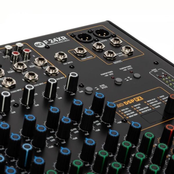 F 24XR 24 Kanal Anolog Mixer