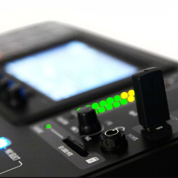 M 20X 20 Kanal Digital Mixer