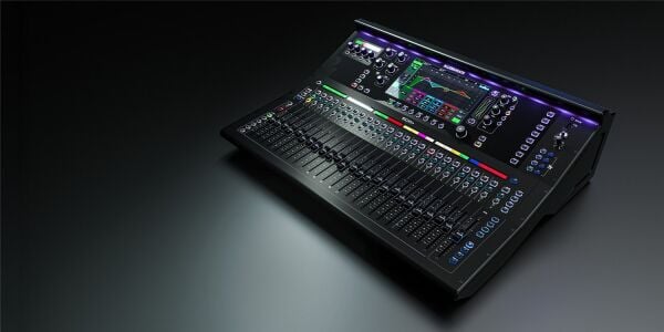 SQ6+ 48 Kanal Dijital Mikser RackUltra FX