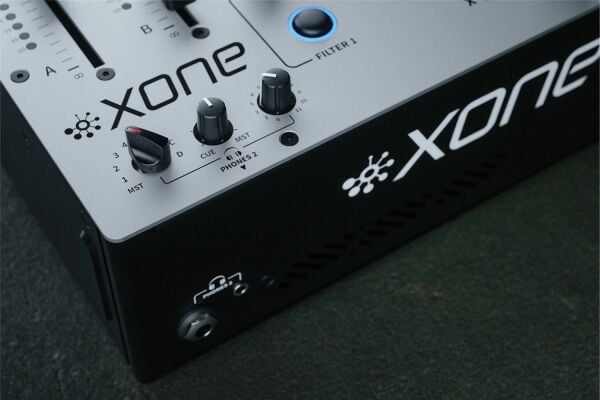 Xone:96 6+2 Kanal Analog DJ Mikseri