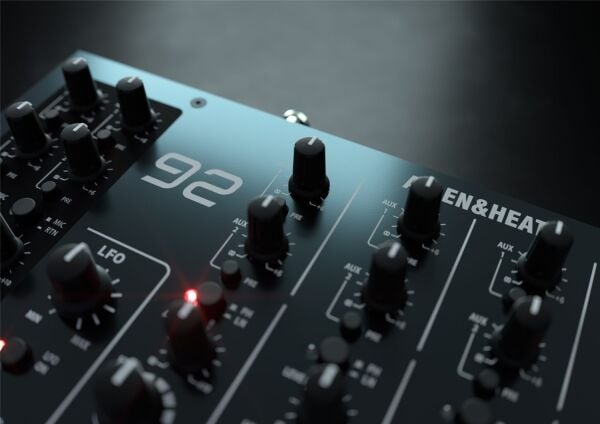 Xone:92 4+2 Kanal Analog DJ Mikseri