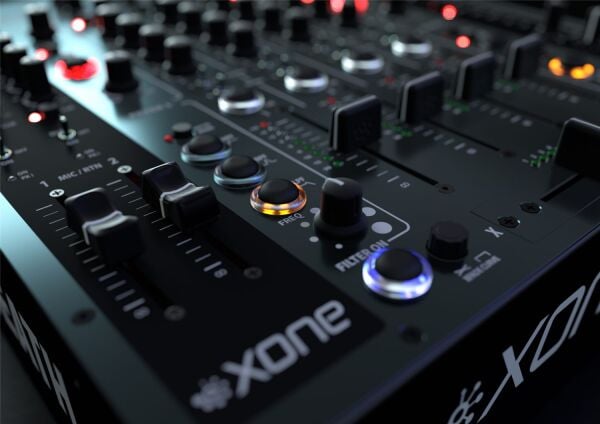 Xone:92 4+2 Kanal Analog DJ Mikseri