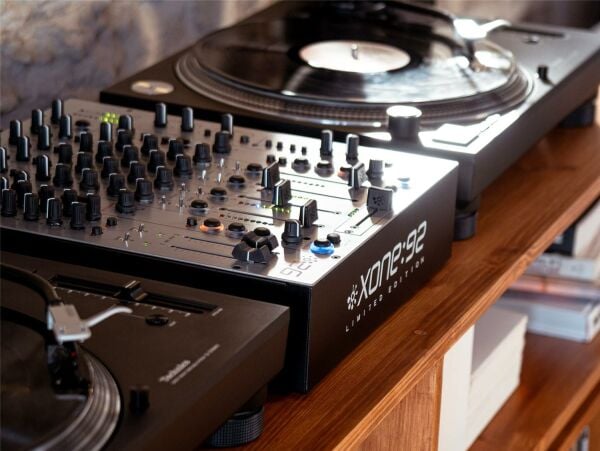 Xone:92 Limited Edition 4+2 Kanal Analog DJ Mikseri