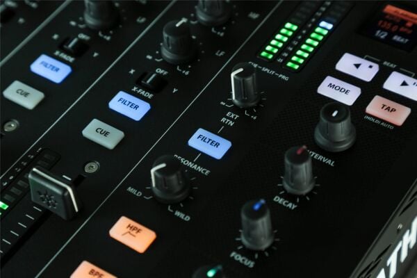 Xone:PX5 4+1 Kanal Efektli Analog DJ Mikseri