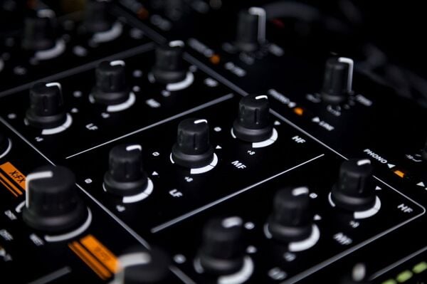 Xone:43 4+1 Kanal Analog DJ Mikseri