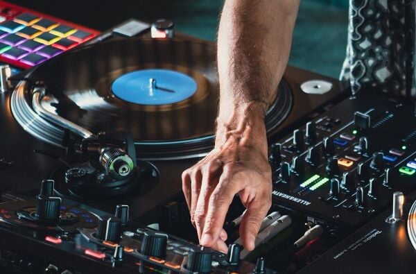 Xone:24 2+1 Kanal Analog DJ Mikseri