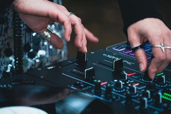 Xone:24C 2+1 Kanal USB Analog DJ Mikseri