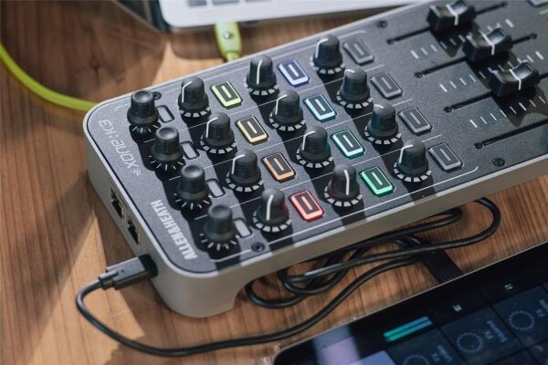 Xone:K3 MIDI Kontrolcü