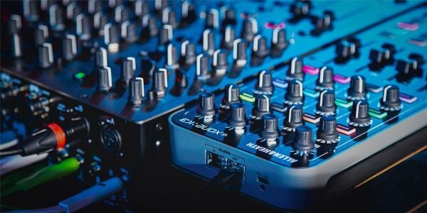 Xone:K3 MIDI Kontrolcü