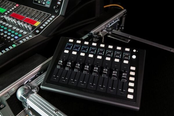 IP8 8 Faderli Uzaktan Kumanda